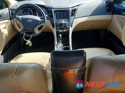 Zdjęcie 8 z 12 samochodu: 2013 HYUNDAI SONATA VIN:5NPEC4AC0DH795766 - miniatura