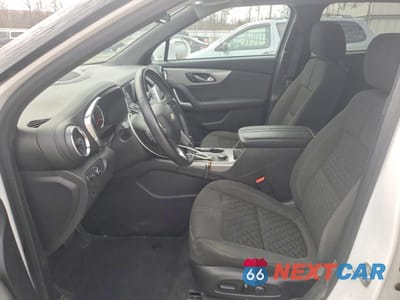 Zdjęcie 7 z 14 samochodu: 2019 CHEVROLET BLAZER 2LT VIN:3GNKBGRS8KS690986 - miniatura