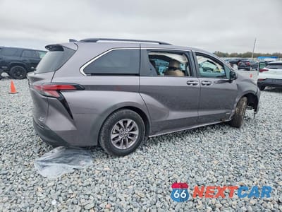 Trzecie zdjęcie samochodu z tyłu: 2021 TOYOTA SIENNA XLE VIN:5TDYRKEC4MS018043 - miniatura