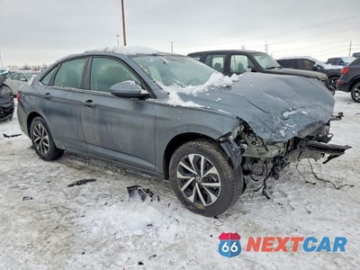 Czwarte zdjęcie samochodu z boku: 2024 VOLKSWAGEN JETTA S VIN:3VW5M7BU6RM078454 - miniatura