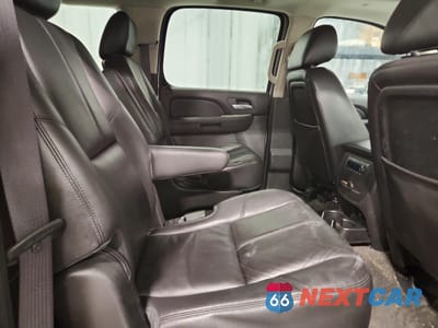 Zdjęcie 11 z 14 samochodu: 2013 CHEVROLET SUBURBAN K1500 LT VIN:1GNSKJE73DR123878 - miniatura