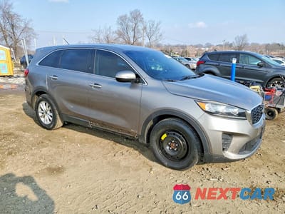 Czwarte zdjęcie samochodu z boku: 2019 KIA SORENTO LX VIN:5XYPGDA52KG530365 - miniatura