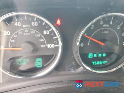 Zdjęcie 9 z 12 samochodu: 2015 JEEP WRANGLER UNLIMITED SAHARA VIN:1C4BJWEGXFL742668 - miniatura