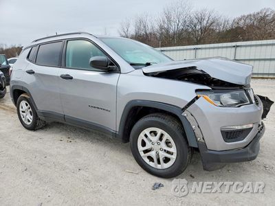 Czwarte zdjęcie samochodu z boku: 2018 JEEP COMPASS SPORT VIN:3C4NJCAB2JT123906 - miniatura