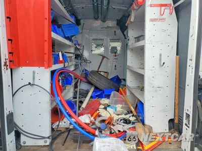 Zdjęcie 10 z 13 samochodu: 2018 FORD TRANSIT 350 UTILITY / SERVICE VAN VIN:1FTBW2XG7JKA91893 - miniatura