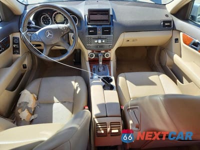 Zdjęcie 8 z 12 samochodu: 2011 MERCEDES-BENZ C 300 VIN:WDDGF5EB2BR167906 - miniatura