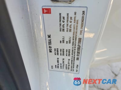 Zdjęcie 12 z 12 samochodu: 2018 TESLA MODEL 3 VIN:5YJ3E1EB3JF178860 - miniatura