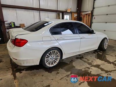 Trzecie zdjęcie samochodu z tyłu: 2015 BMW 320 I XDRIVE VIN:WBA3C3G51FNT51726 - miniatura