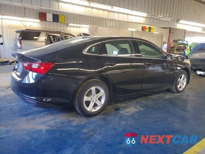 Trzecie zdjęcie samochodu z tyłu: 2021 CHEVROLET MALIBU LS VIN:1G1ZC5ST9MF039247 - miniatura