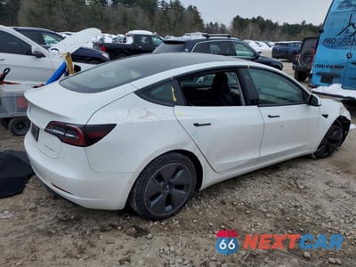 Trzecie zdjęcie samochodu z tyłu: 2021 TESLA MODEL 3 VIN:5YJ3E1EB5MF002350 - miniatura