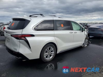 Trzecie zdjęcie samochodu z tyłu: 2022 TOYOTA SIENNA VIN:5TDESKFC5NS067856 - miniatura
