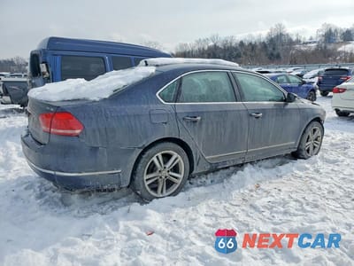 Trzecie zdjęcie samochodu z tyłu: 2013 VOLKSWAGEN PASSAT SE VIN:1VWBN7A37DC129740 - miniatura