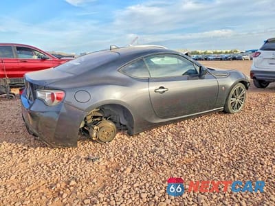 Trzecie zdjęcie samochodu z tyłu: 2017 TOYOTA 86 BASE VIN:JF1ZNAA14H9703197 - miniatura