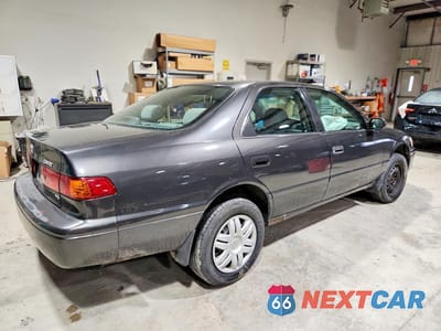 Trzecie zdjęcie samochodu z tyłu: 2001 TOYOTA CAMRY LE V6 VIN:4T1BF22K61U968501 - miniatura