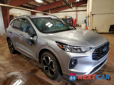 Czwarte zdjęcie samochodu z boku: 2023 FORD ESCAPE ST LINE SELECT VIN:1FMCU9NA6PUA06536 - miniatura