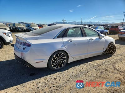 Trzecie zdjęcie samochodu z tyłu: 2020 LINCOLN MKZ VIN:3LN6L5B96LR622497 - miniatura