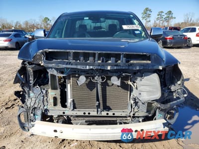 Piąte zdjęcie samochodu w środku: 2020 TOYOTA TUNDRA VIN:5TFFY5F17LX263940 - miniatura