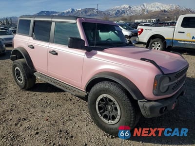 Czwarte zdjęcie samochodu z boku: 2023 FORD BRONCO BASE VIN:1FMEE5DP3PLA84959 - miniatura