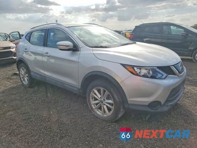 Piąte zdjęcie samochodu w środku: 2019 NISSAN ROGUE SPORT S VIN:JN1BJ1CPXKW235514 - miniatura