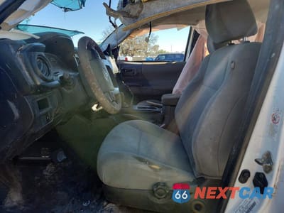 Zdjęcie 7 z 12 samochodu: 2018 TOYOTA TACOMA ACCESS CAB VIN:5TFRX5GN9JX114105 - miniatura