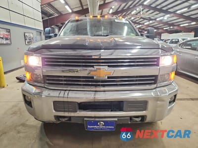 Piąte zdjęcie samochodu w środku: 2015 CHEVROLET SILVERADO K2500 HEAVY DUTY LT VIN:1GC1KVEG8FF166080 - miniatura