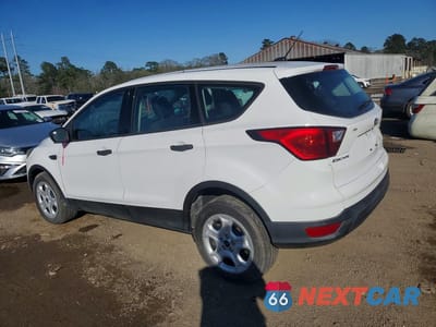 Drugie zdjęcie samochodu z przodu: 2019 FORD ESCAPE S VIN:1FMCU0F78KUB33196 - miniatura