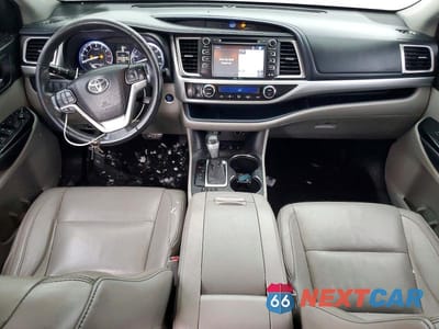 Zdjęcie 8 z 12 samochodu: 2015 TOYOTA HIGHLANDER XLE VIN:5TDJKRFH3FS147077 - miniatura