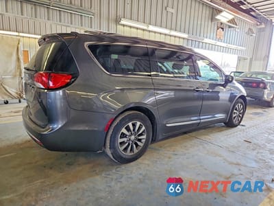 Trzecie zdjęcie samochodu z tyłu: 2019 CHRYSLER PACIFICA TOURING L PLUS VIN:2C4RC1EG4KR629652 - miniatura