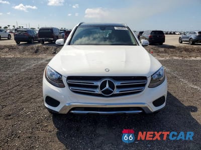 Piąte zdjęcie samochodu w środku: 2016 MERCEDES-BENZ GLC 300 4MATIC VIN:WDC0G4KB2GF110020 - miniatura