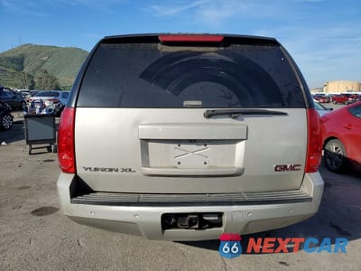 Zdjęcie 6 z 12 samochodu: 2008 GMC YUKON XL C1500 VIN:1GKFC16J88R146911 - miniatura
