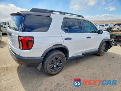 Trzecie zdjęcie samochodu z tyłu: 2026 HONDA PASSPORT RTL VIN:5FNYF9H38TB005876 - miniatura