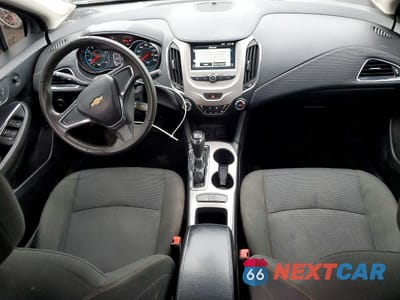 Zdjęcie 8 z 12 samochodu: 2018 CHEVROLET CRUZE LS VIN:1G1BC5SM5J7182213 - miniatura