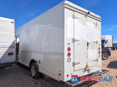 Drugie zdjęcie samochodu z przodu: 2017 FORD E450 DELIVERY VAN VIN:1FC3E4K67HDC60763 - miniatura