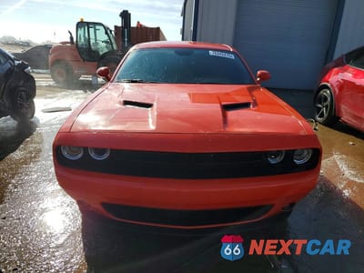 Piąte zdjęcie samochodu w środku: 2023 DODGE CHALLENGER SXT VIN:2C3CDZAG4PH524747 - miniatura