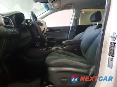 Zdjęcie 7 z 13 samochodu: 2020 KIA SORENTO VIN:5XYPGDA38LG645083 - miniatura