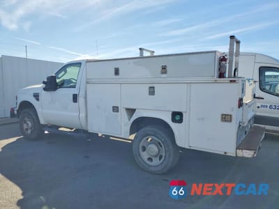 Drugie zdjęcie samochodu z przodu: 2008 FORD F350 SUPER DUTY UTILITY / SERVICE TRUCK VIN:1FDWF35R58ED90203 - miniatura