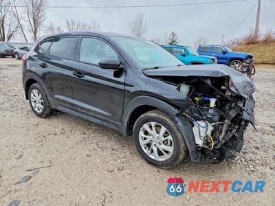 Czwarte zdjęcie samochodu z boku: 2019 HYUNDAI TUCSON SE VIN:KM8J2CA48KU007819 - miniatura
