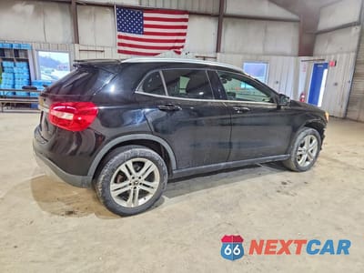 Trzecie zdjęcie samochodu z tyłu: 2019 MERCEDES-BENZ GLA 250 4MATIC VIN:WDCTG4GB7KU016757 - miniatura