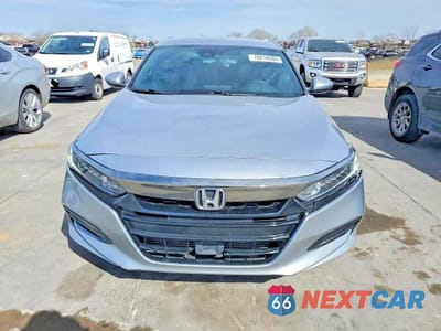 Piąte zdjęcie samochodu w środku: 2018 HONDA ACCORD SPORT VIN:1HGCV1F3XJA148918 - miniatura