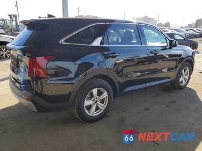 Trzecie zdjęcie samochodu z tyłu: 2026 KIA SORENTO LX VIN:5XYRG4JC8TG410238 - miniatura