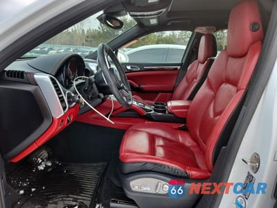 Zdjęcie 7 z 12 samochodu: 2017 PORSCHE CAYENNE VIN:WP1AA2A25HKA90144 - miniatura