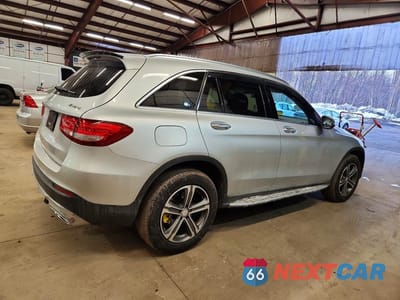 Trzecie zdjęcie samochodu z tyłu: 2016 MERCEDES-BENZ GLC 300 4MATIC VIN:WDC0G4KB8GF087813 - miniatura