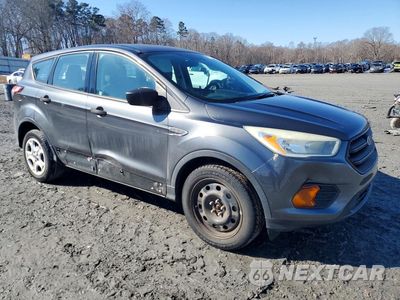Czwarte zdjęcie samochodu z boku: 2017 FORD ESCAPE S VIN:1FMCU0F75HUE29253 - miniatura