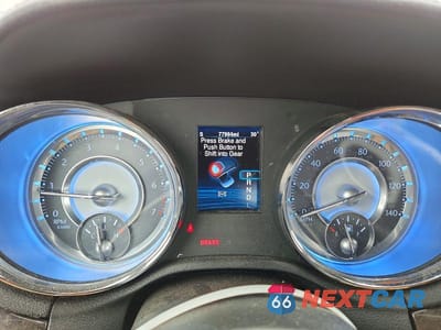 Zdjęcie 9 z 11 samochodu: 2013 CHRYSLER 300C VIN:2C3CCAKG3DH551887 - miniatura