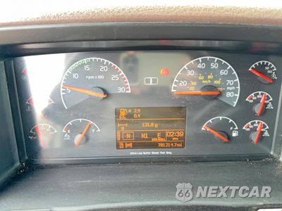 Zdjęcie 8 z 10 samochodu: 2015 VOLVO VN VNL VIN:4V4NC9EH9FN182118 - miniatura