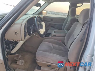 Zdjęcie 7 z 13 samochodu: 2004 CHEVROLET SUBURBAN C1500 VIN:3GNEC16Z64G212340 - miniatura