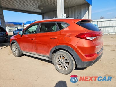 Drugie zdjęcie samochodu z przodu: 2017 HYUNDAI TUCSON SE VIN:KM8J33A44HU506509 - miniatura