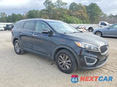 Czwarte zdjęcie samochodu z boku: 2016 KIA SORENTO LX VIN:5XYPGDA36GG075039 - miniatura