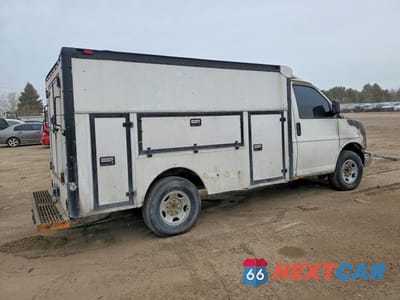 Trzecie zdjęcie samochodu z tyłu: 2005 CHEV EXPRESS 3500 VIN:1GBHG31U551225523 - miniatura