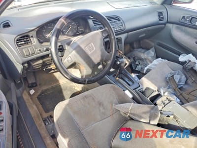 Zdjęcie 8 z 11 samochodu: 1997 HONDA ACCORD LX VIN:1HGCD5638VA097080 - miniatura